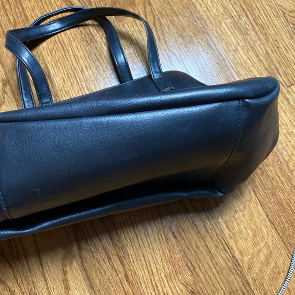 Black Patent Leather Purse - Picture 3 of 7